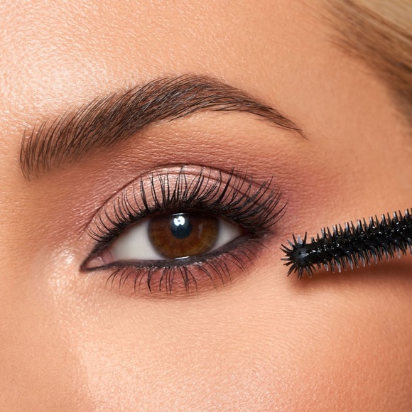 🎄 NEW Lawless One and Done Volumizing Mascara - Picture 2 of 5